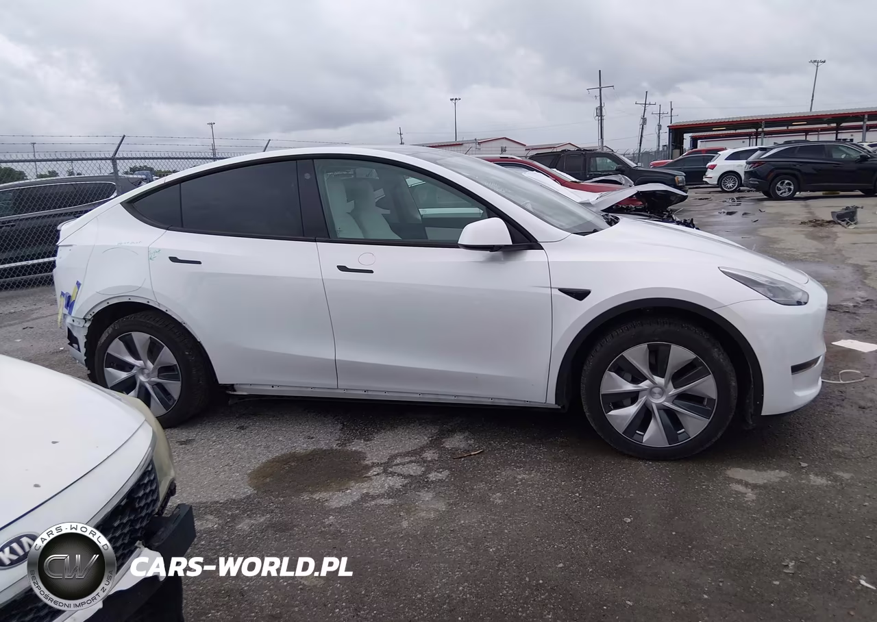 2022 Tesla Model Y Long Range Dual Motor All-Wheel Drive VIN:7SAYGDEE1NF313094 - 14