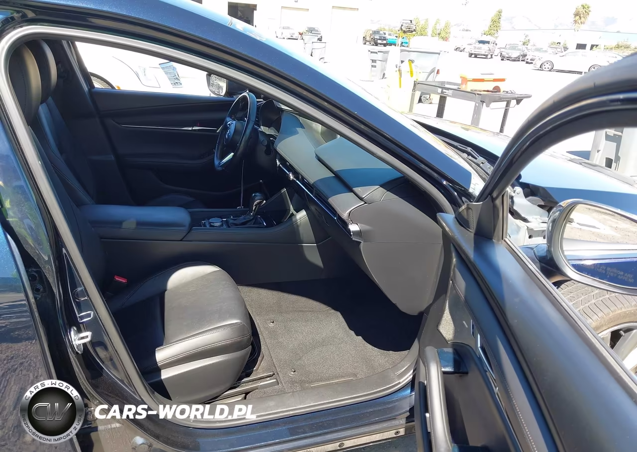 2019 Mazda Mazda3 Preferred Package VIN:JM1BPBMM1K1139709 - 5