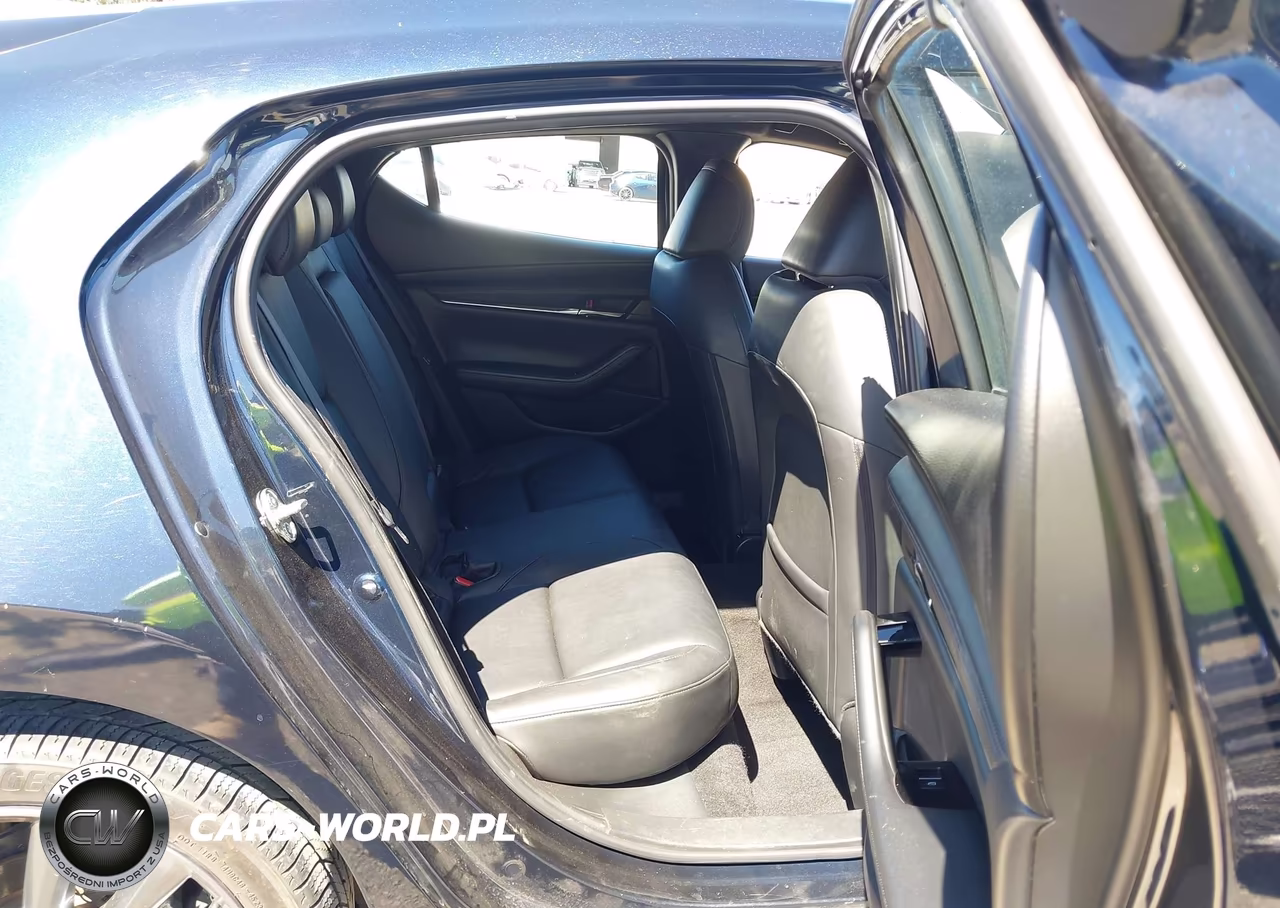 2019 Mazda Mazda3 Preferred Package VIN:JM1BPBMM1K1139709 - 8