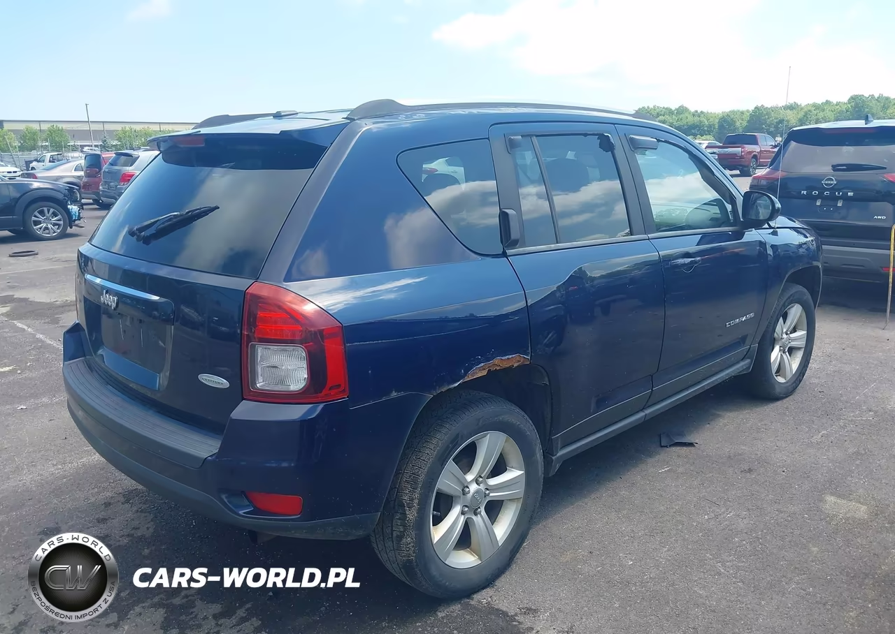 2014 Jeep Compass Latitude VIN:1C4NJCEB9ED660052 - 4