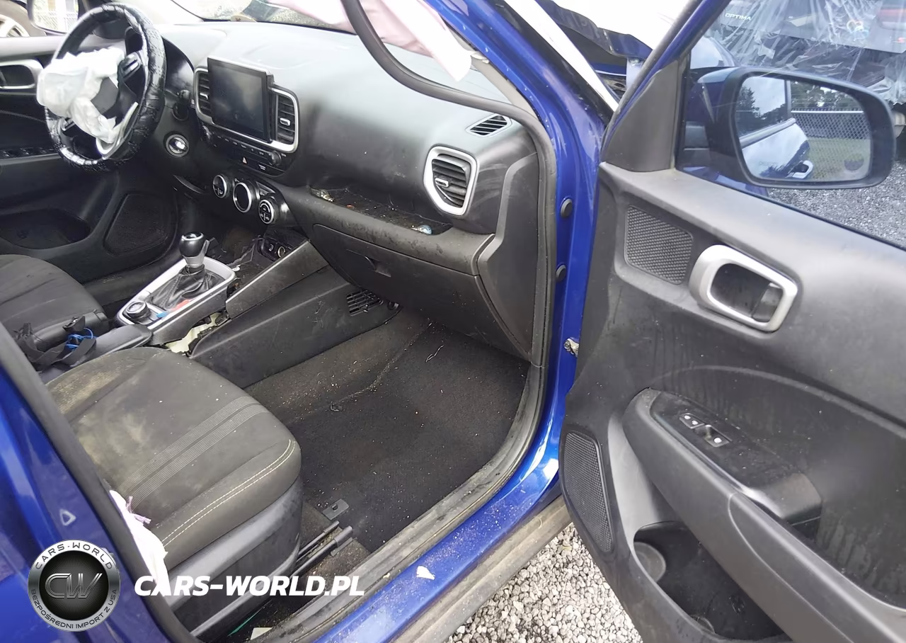 2023 Hyundai Venue Sel VIN:KMHRC8A35PU266084 - 5