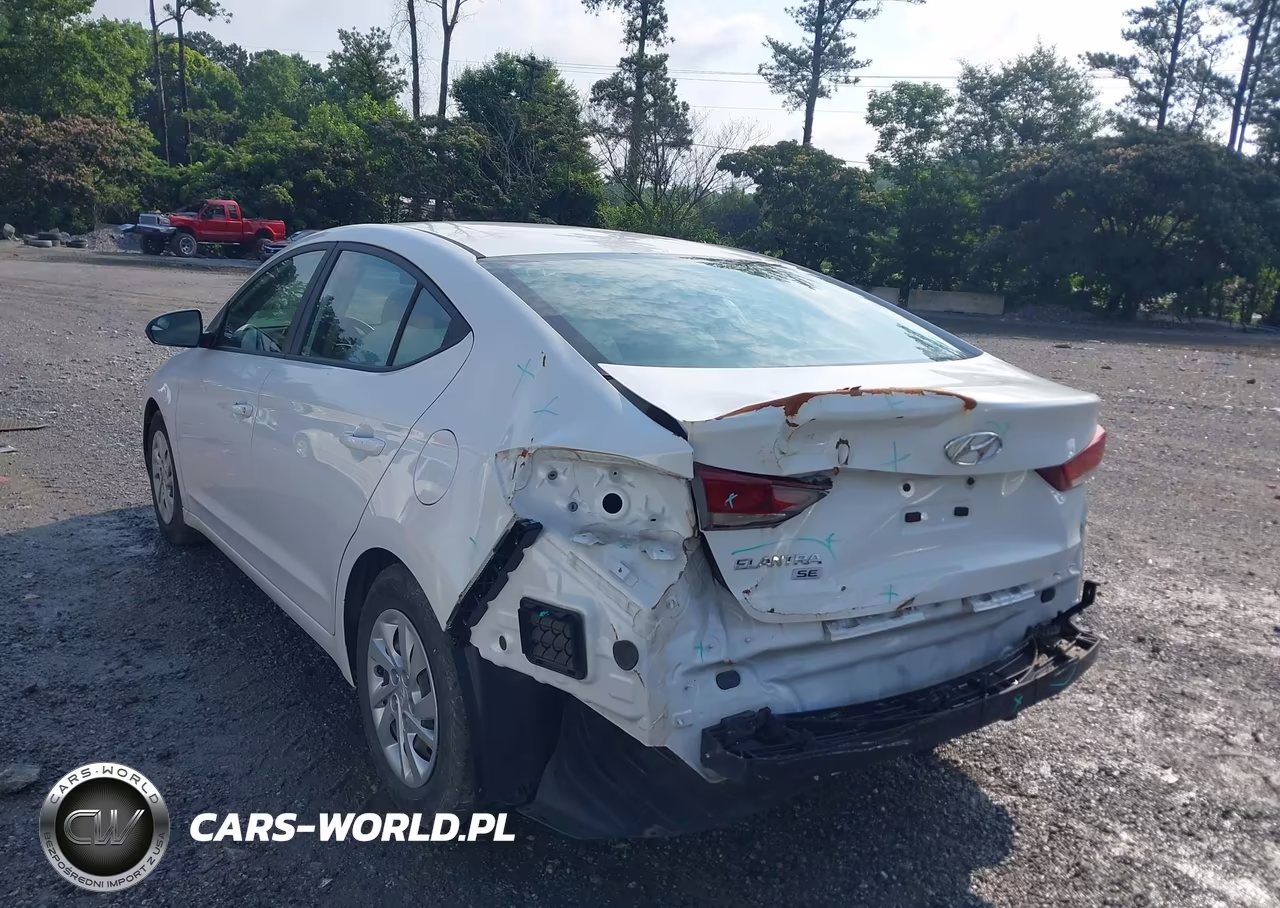 2018 Hyundai Elantra Se VIN:5NPD74LFXJH352429 - 3
