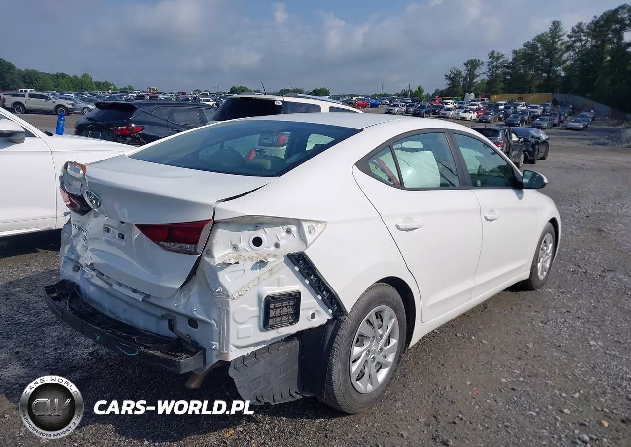2018 Hyundai Elantra Se VIN:5NPD74LFXJH352429 - 4