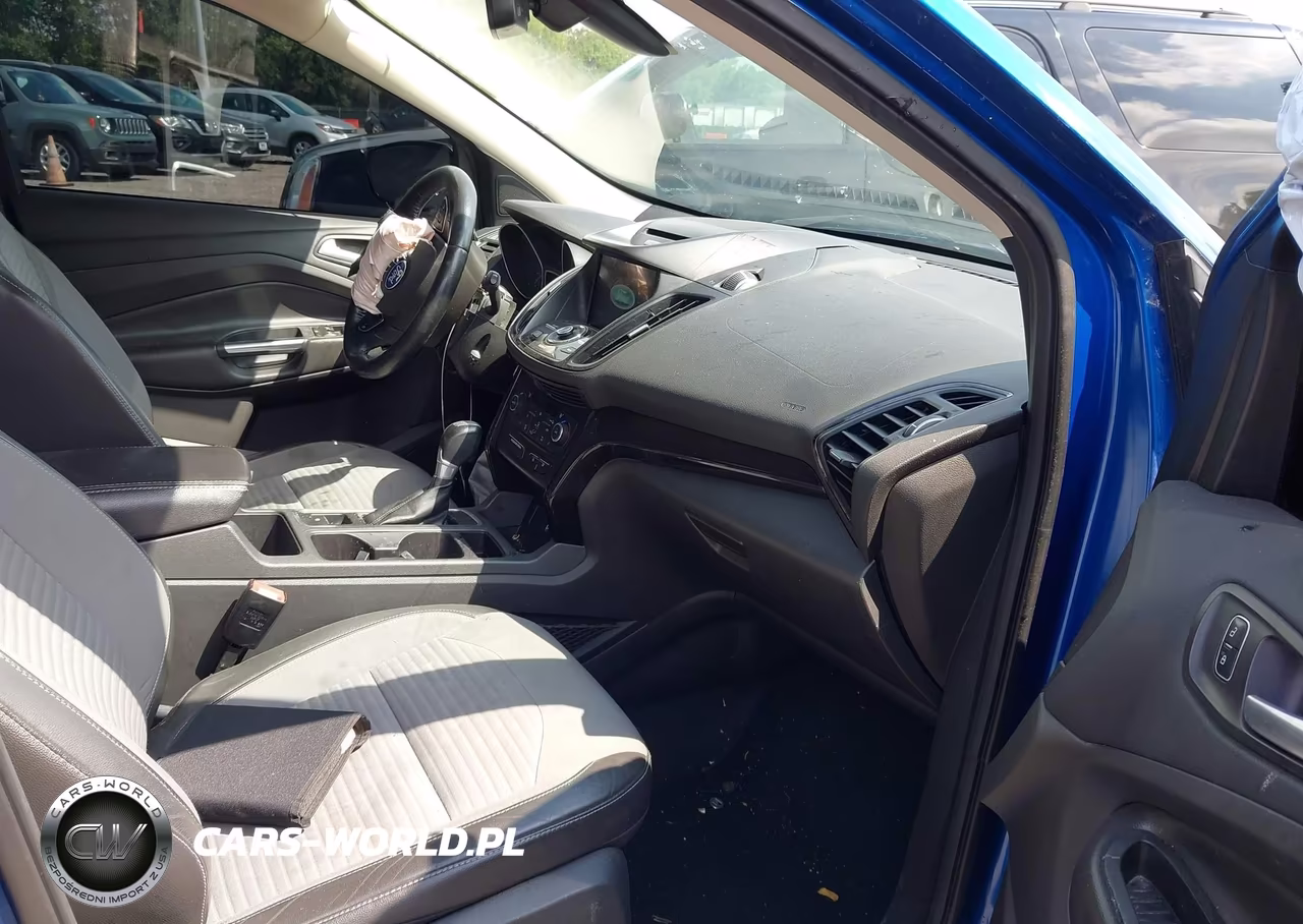 2017 Ford Escape Titanium VIN:1FMCU9JD8HUB45276 - 5
