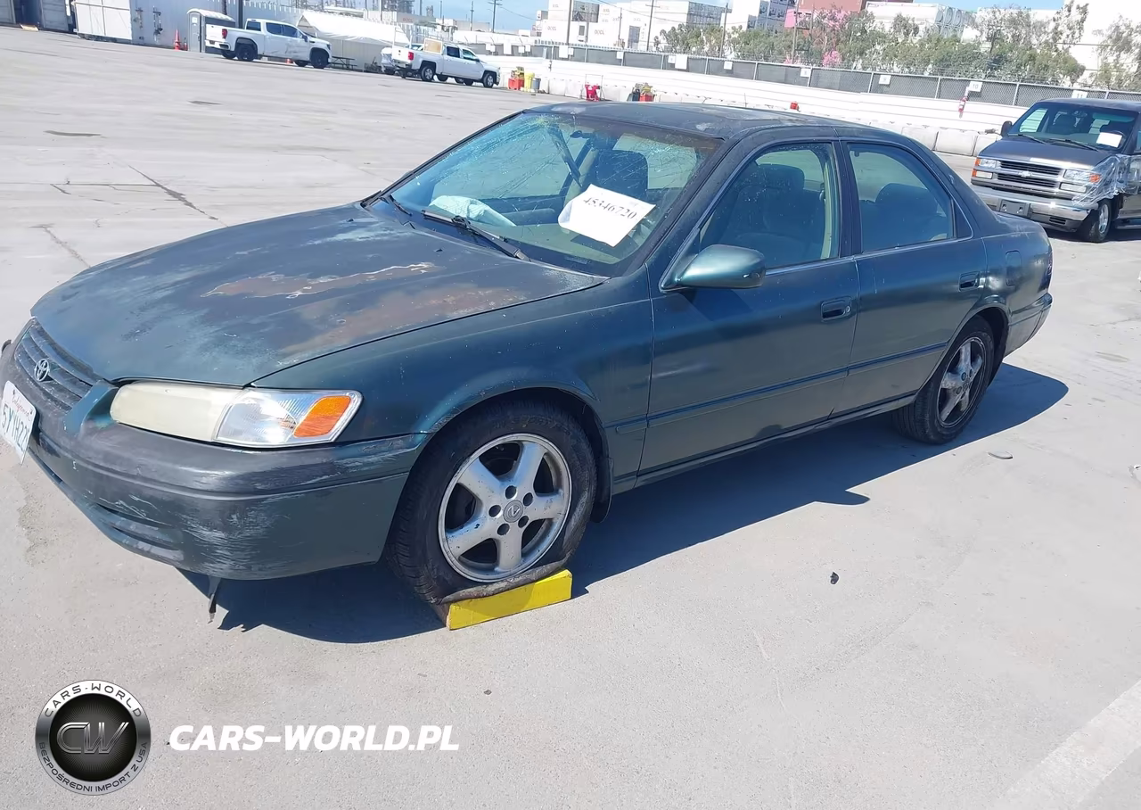 1998 Toyota Camry Le VIN:JT2BG22K5W0138035 - 2