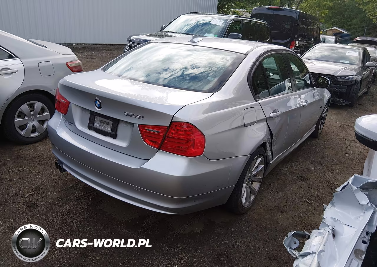 2011 BMW 328I xDrive VIN:WBAPK7C52BF083680 - 4