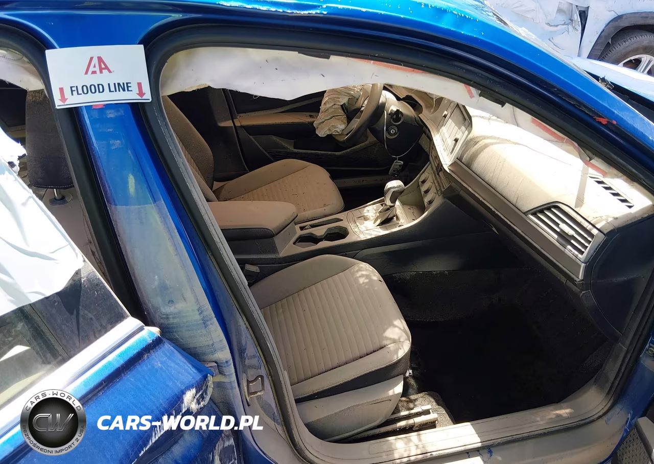 2024 Volkswagen Jetta 1.5T S VIN:3VW5M7BU0RM078045 - 13