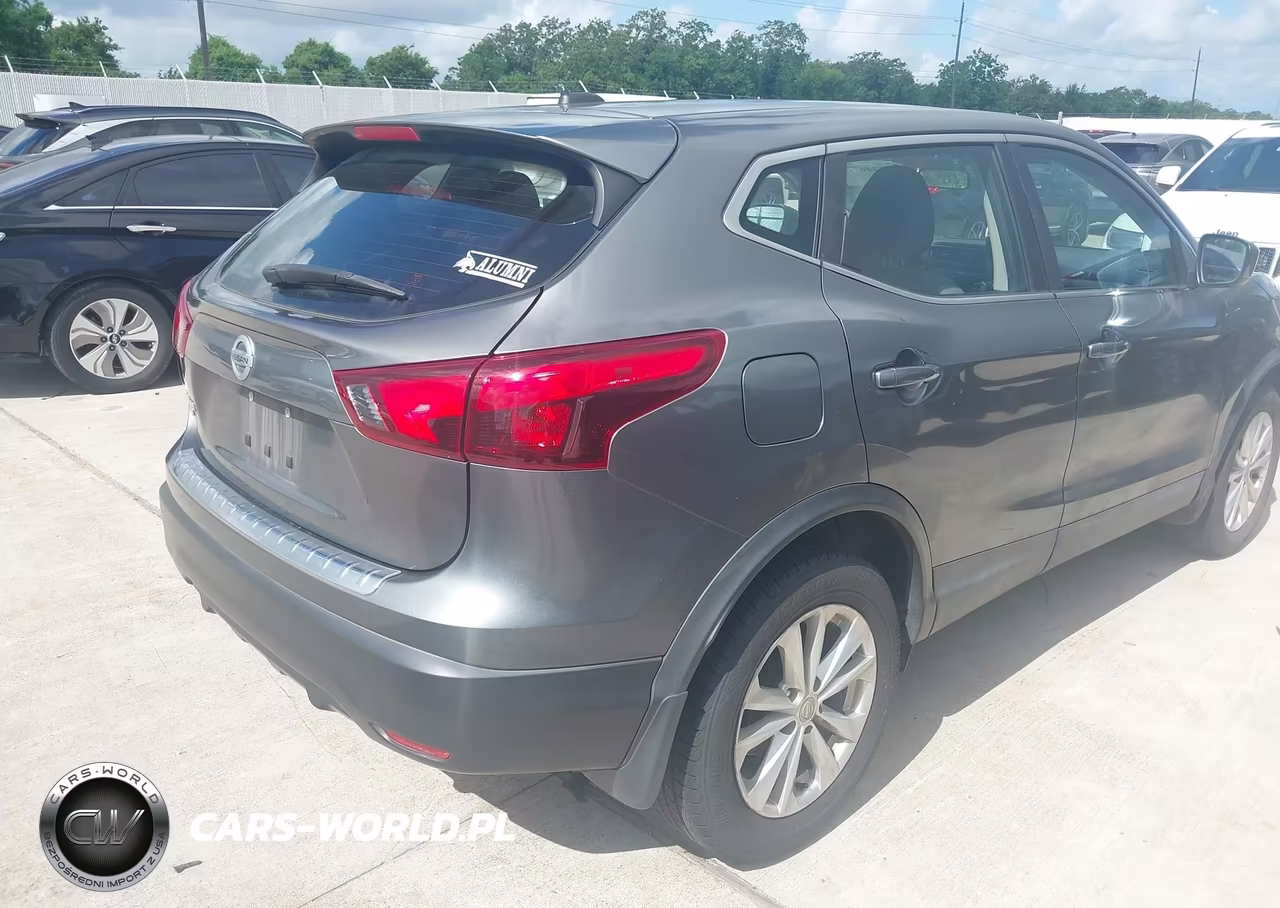 2017 Nissan Rogue Sport S VIN:JN1BJ1CP4HW020820 - 4
