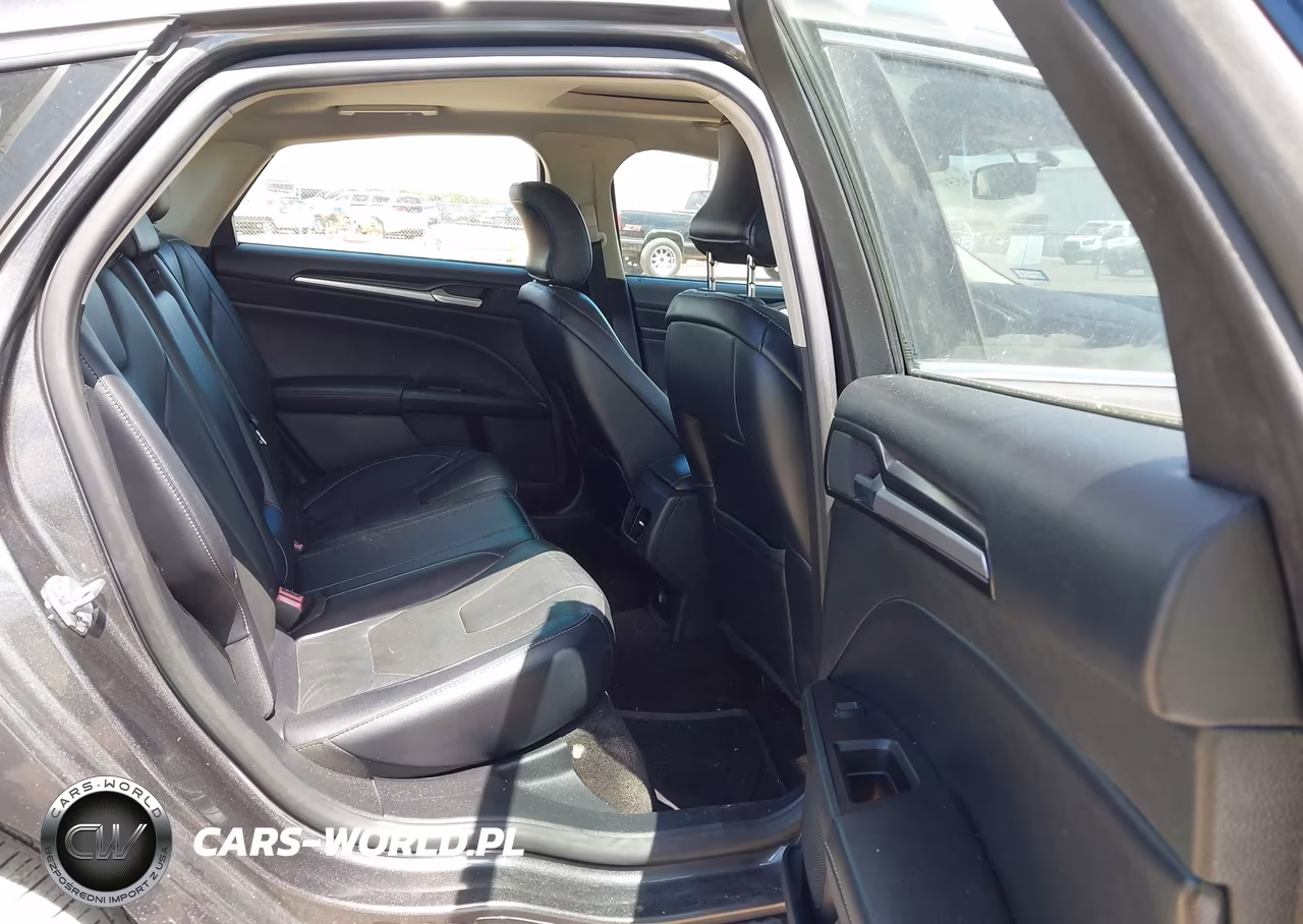 2018 Ford Fusion Titanium VIN:3FA6P0D99JR137766 - 8