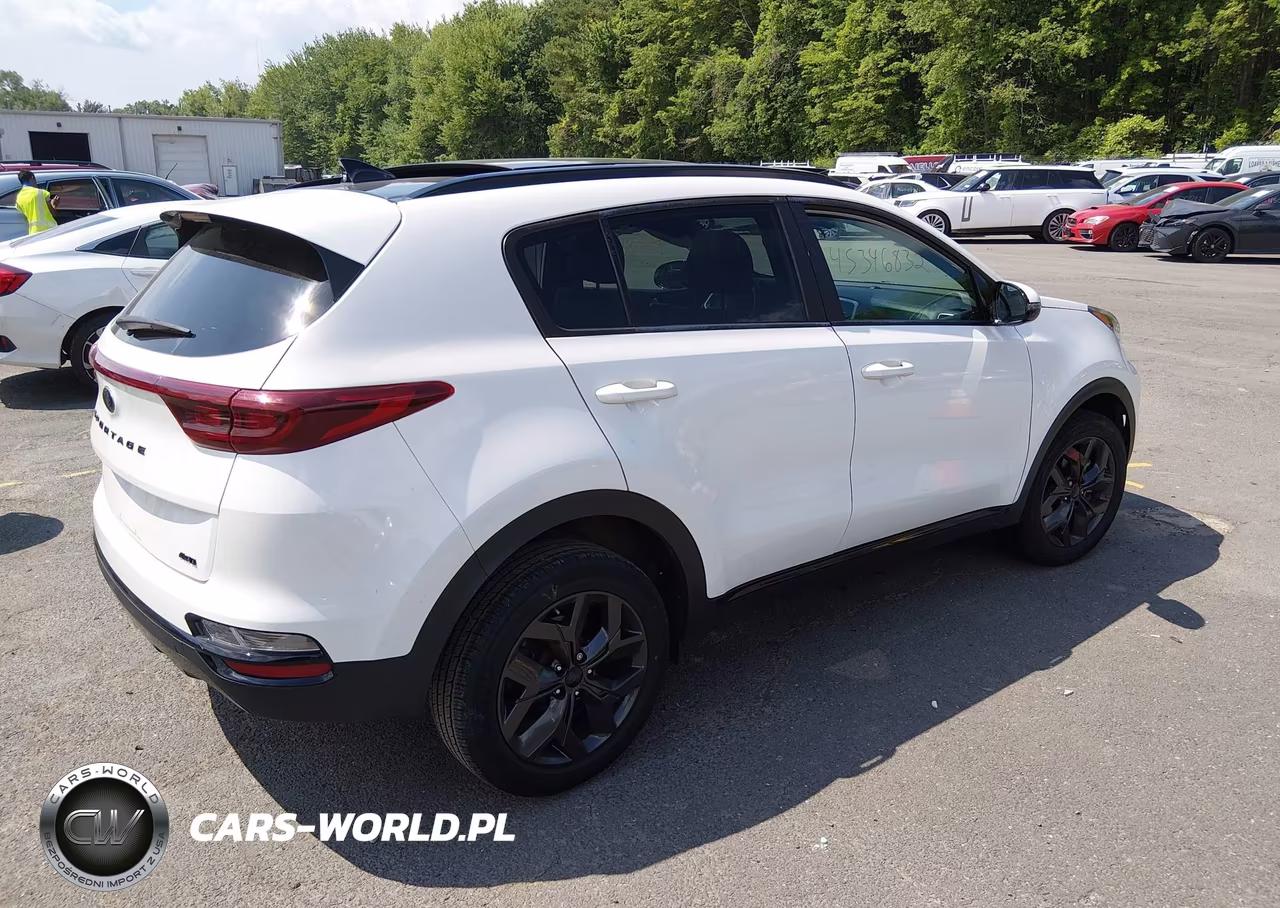 2022 Kia Sportage Nightfall Edition VIN:KNDP6CAC8N7018705 - 4