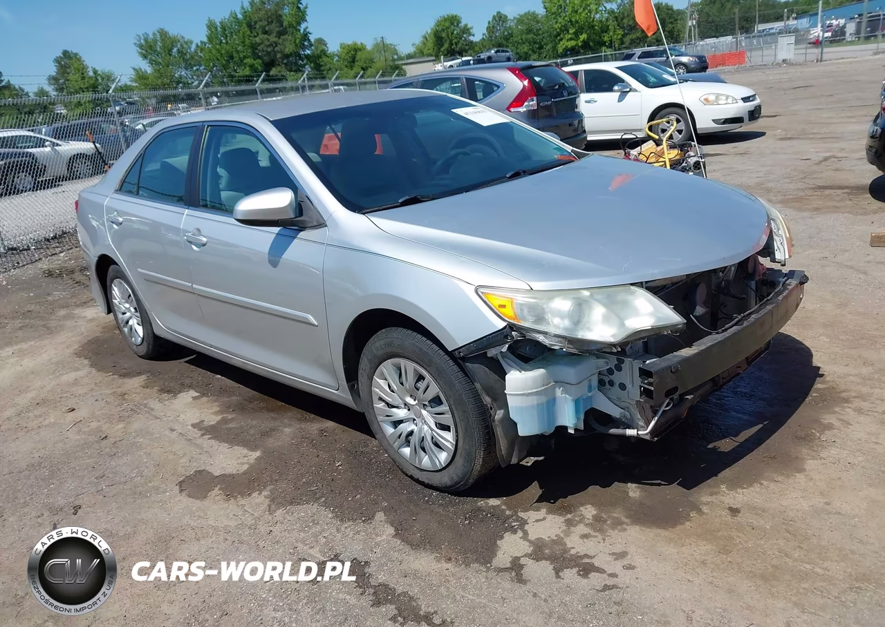 2014 Toyota Camry L – zdjęcie 1 z 17