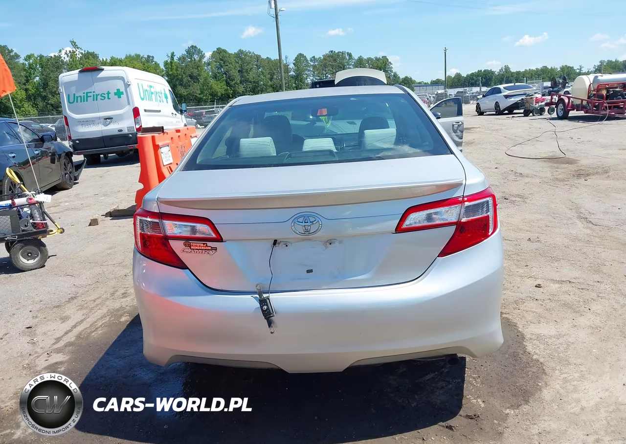 2014 Toyota Camry L VIN:4T4BF1FK4ER355017 - 17