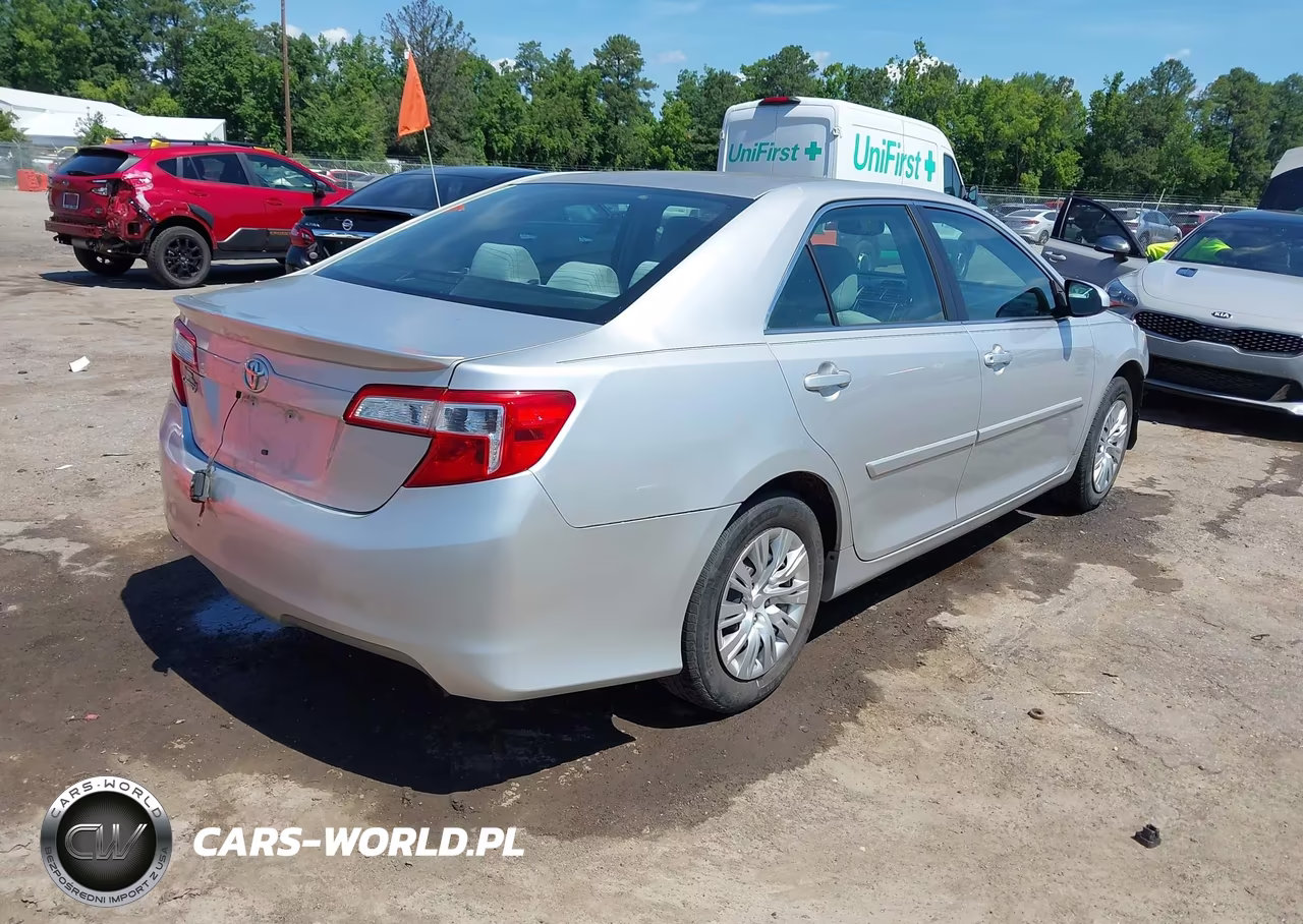 2014 Toyota Camry L VIN:4T4BF1FK4ER355017 - 4