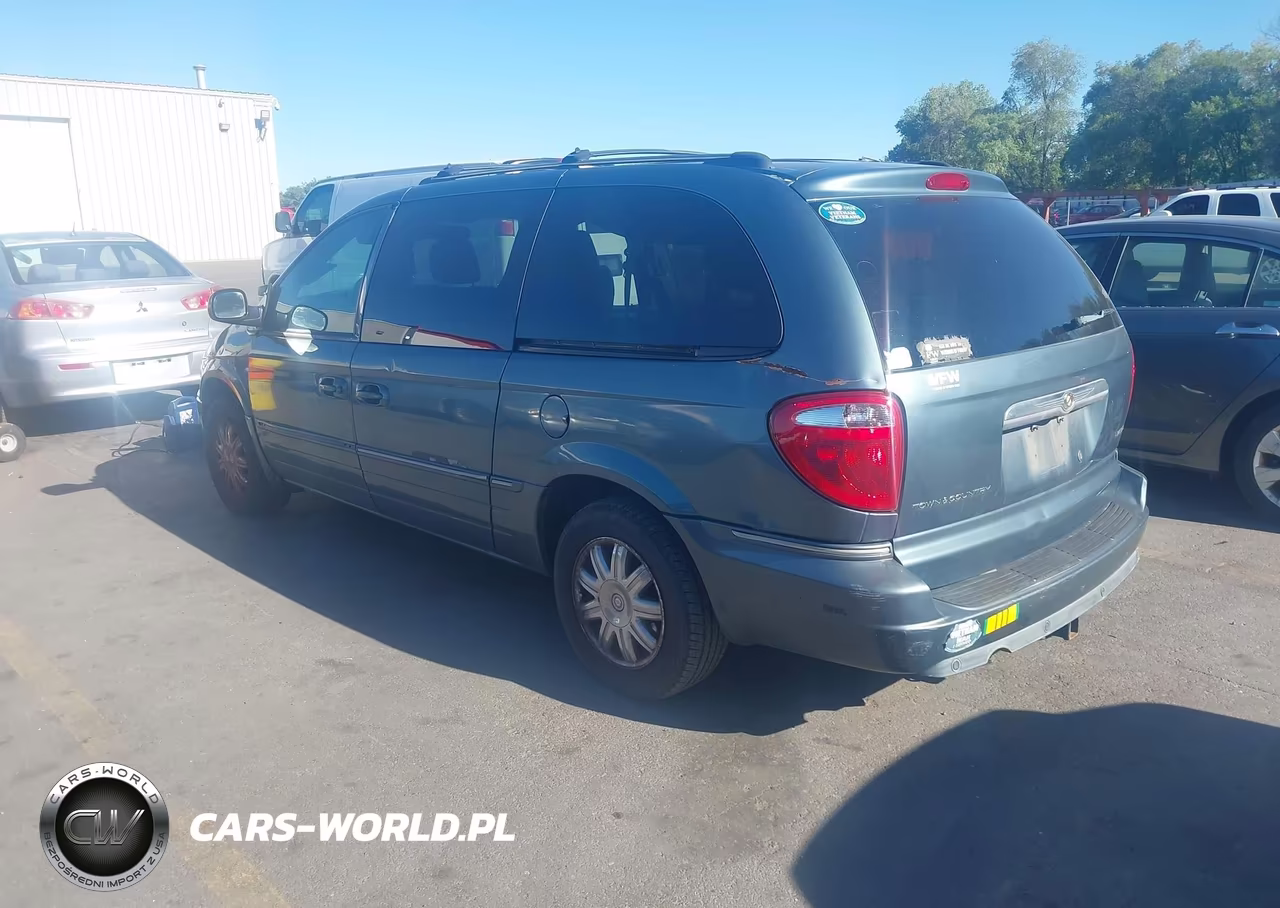 2005 Chrysler Town & Country Limited VIN:2C8GP64LX5R479329 - 3