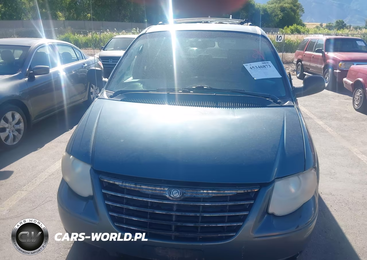 2005 Chrysler Town & Country Limited VIN:2C8GP64LX5R479329 - 6