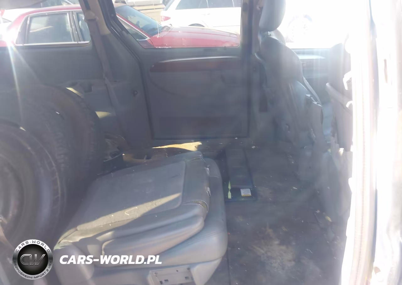 2005 Chrysler Town & Country Limited VIN:2C8GP64LX5R479329 - 8