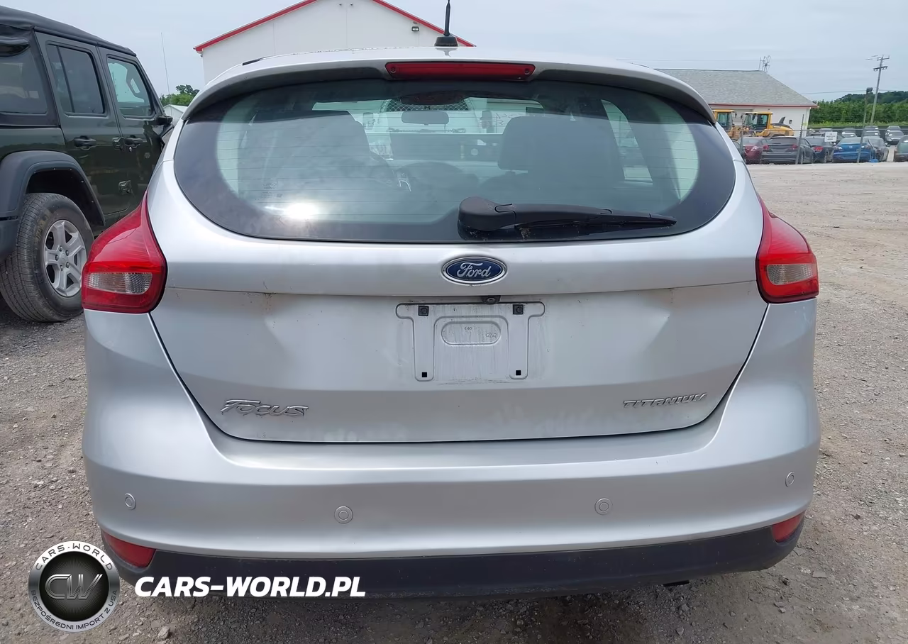 2018 Ford Focus Titanium VIN:1FADP3N22JL261905 - 16