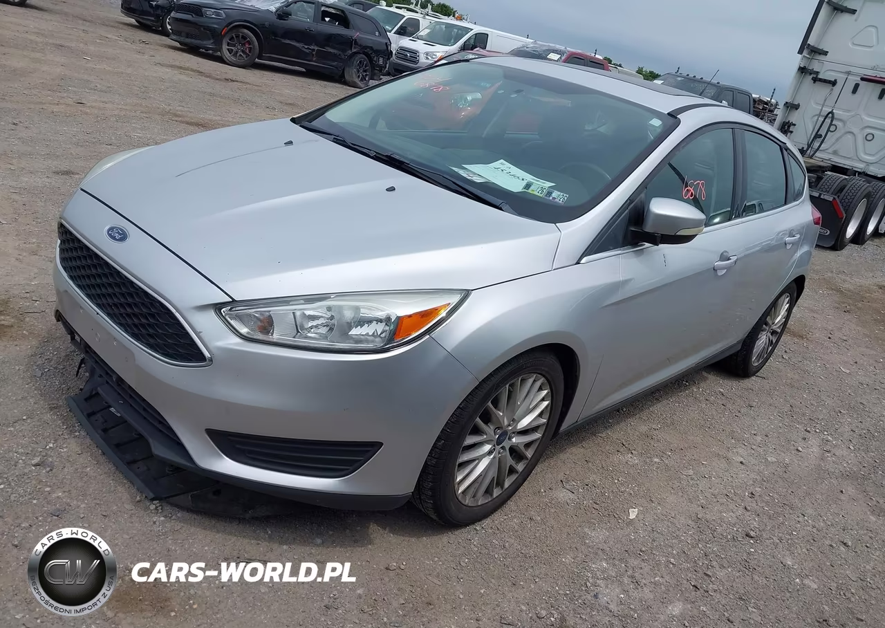 2018 Ford Focus Titanium VIN:1FADP3N22JL261905 - 2