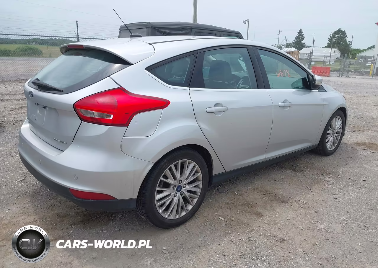 2018 Ford Focus Titanium VIN:1FADP3N22JL261905 - 4
