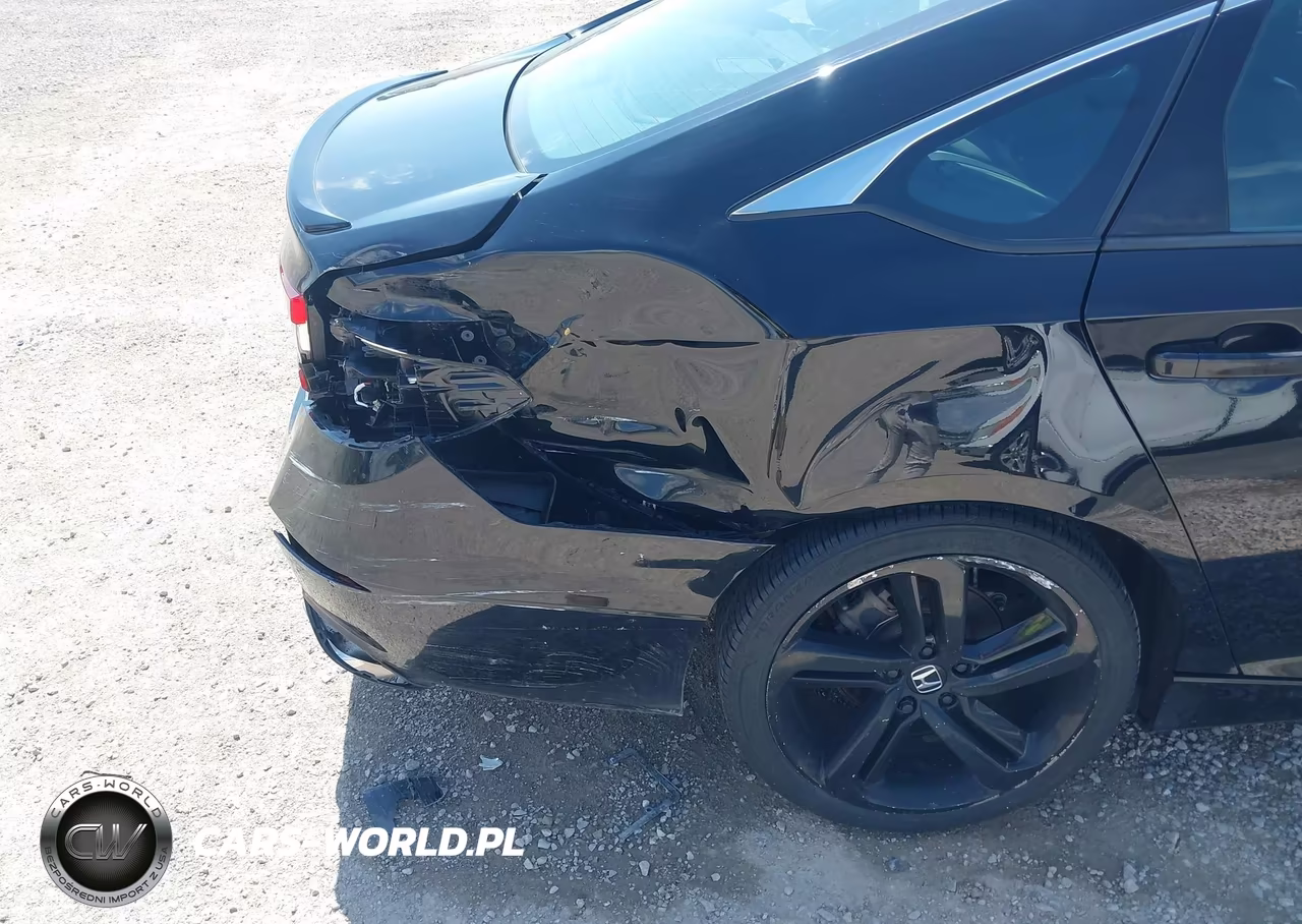 2018 Honda Accord Sport VIN:1HGCV1F33JA025669 - 17