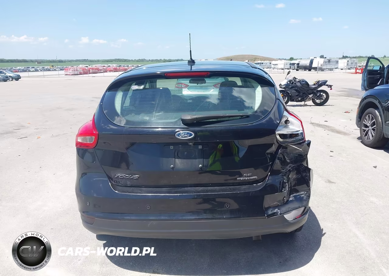 2016 Ford Focus Se VIN:1FADP3K24GL275432 - 16