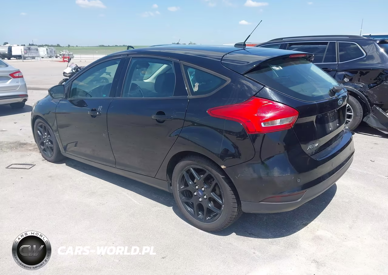 2016 Ford Focus Se VIN:1FADP3K24GL275432 - 3
