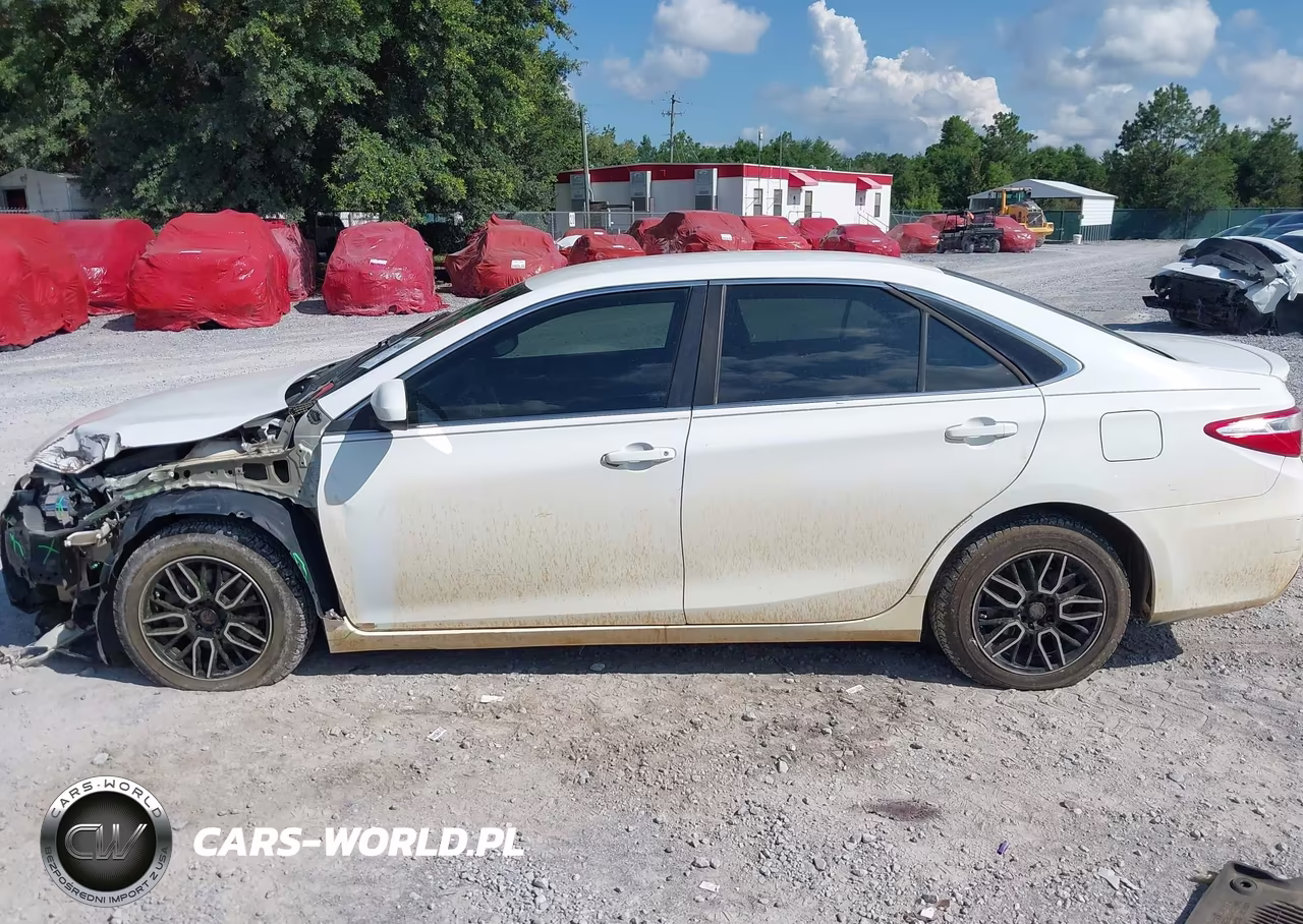 2015 Toyota Camry Se VIN:4T1BF1FK5FU082357 - 15