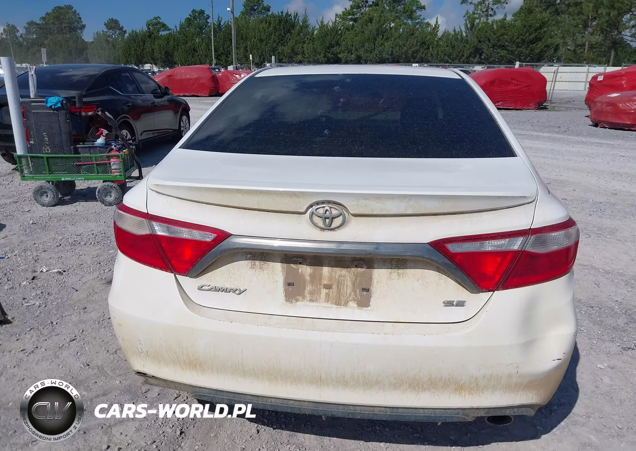 2015 Toyota Camry Se VIN:4T1BF1FK5FU082357 - 17