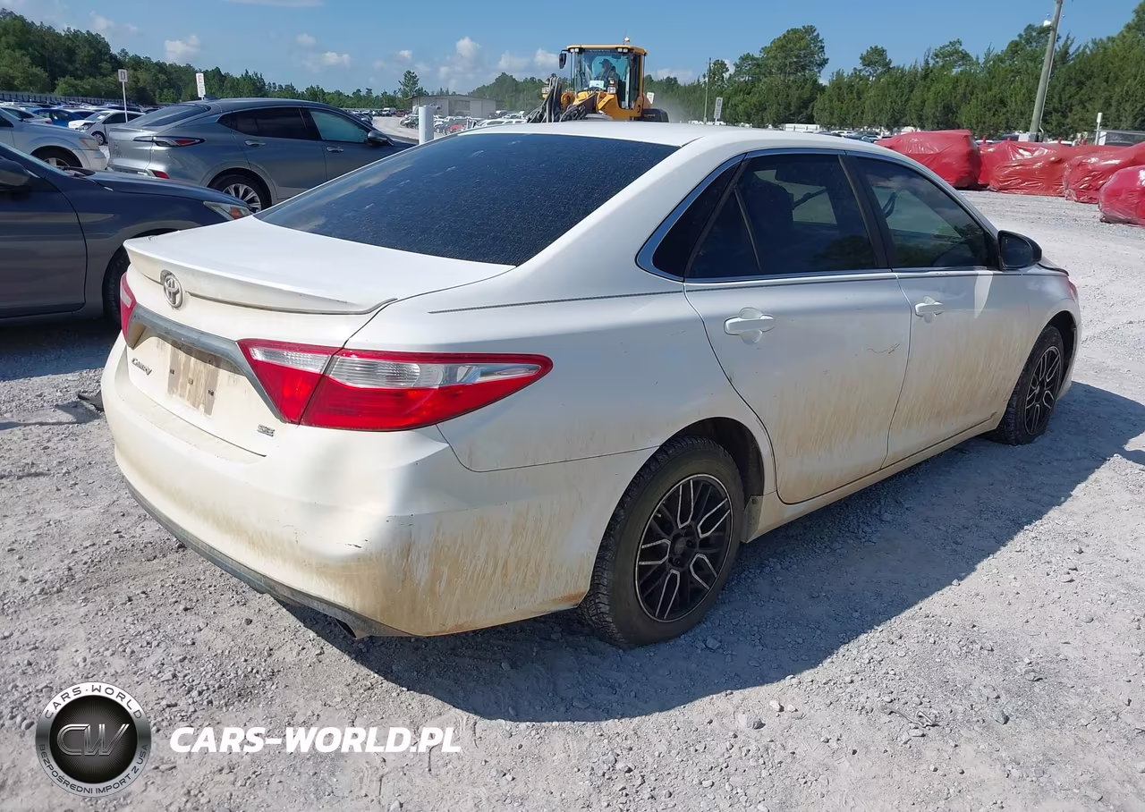 2015 Toyota Camry Se VIN:4T1BF1FK5FU082357 - 4