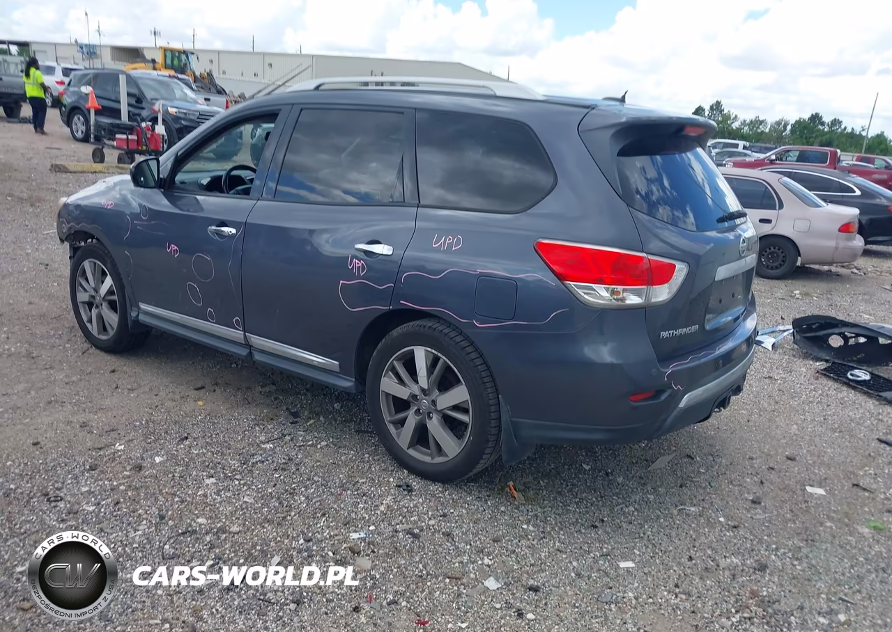 2013 Nissan Pathfinder Platinum VIN:5N1AR2MN8DC632675 - 3