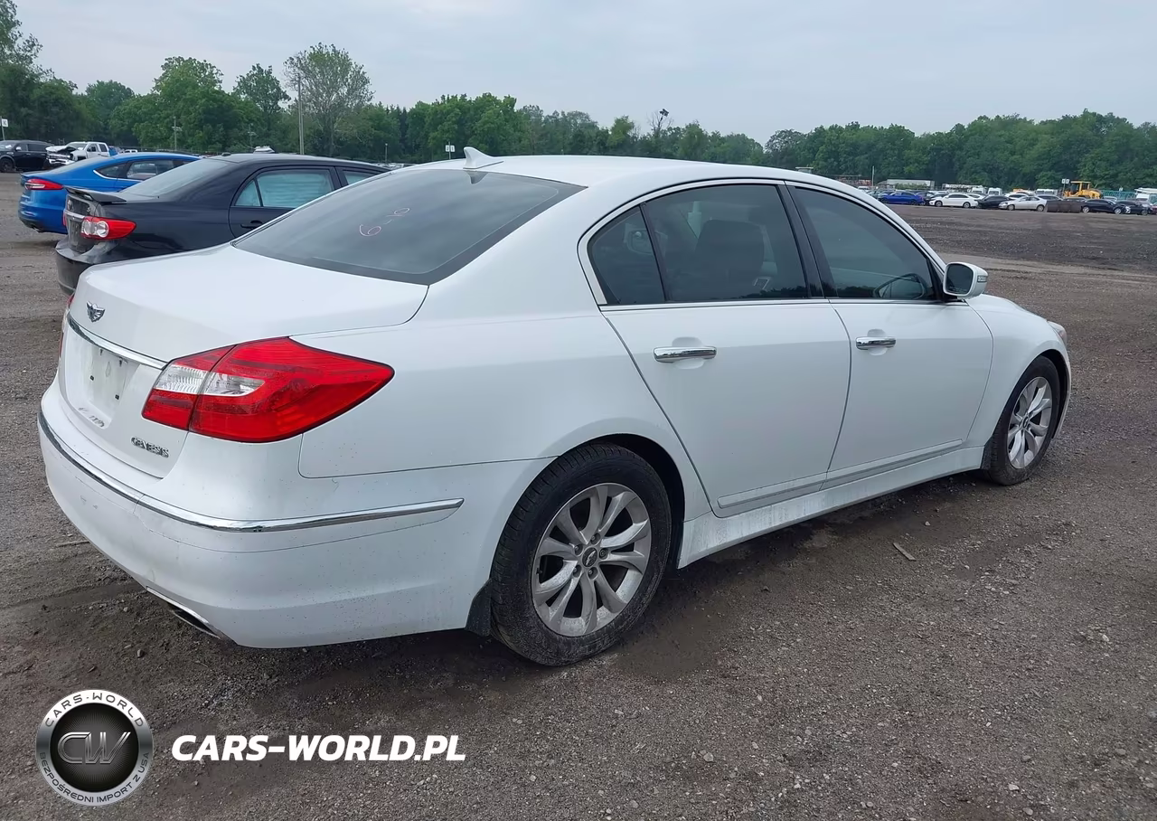 2013 Hyundai Genesis 3.8 VIN:KMHGC4DD3DU222598 - 4