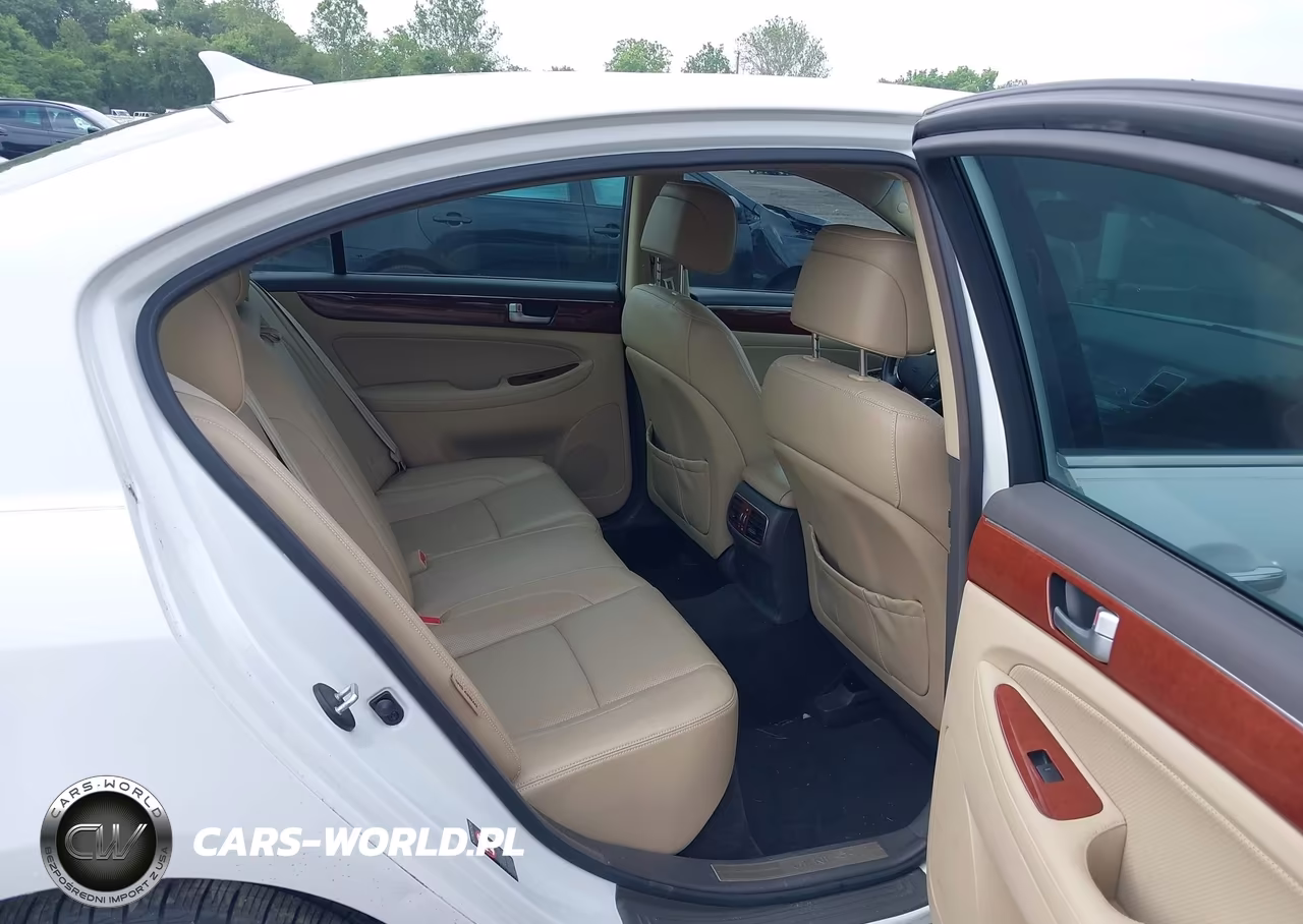 2013 Hyundai Genesis 3.8 VIN:KMHGC4DD3DU222598 - 8