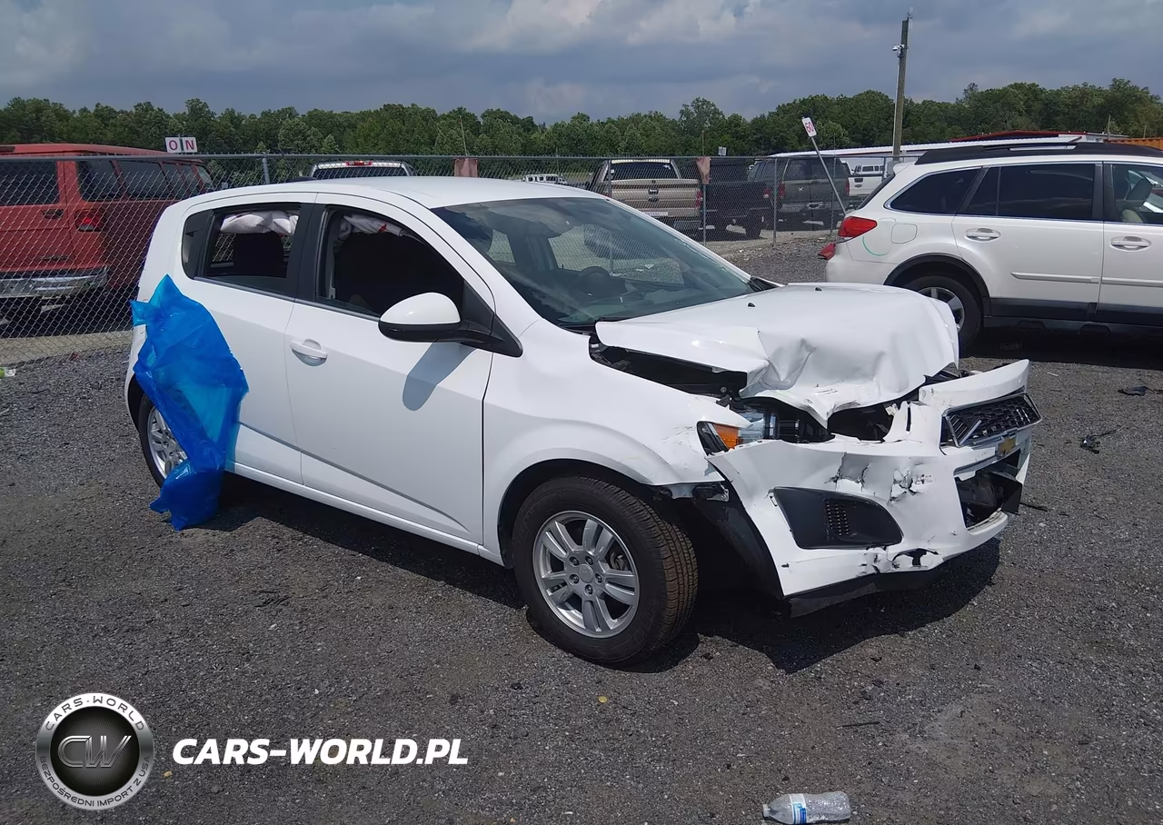 2016 Chevrolet Sonic Lt Auto – zdjęcie 1 z 16