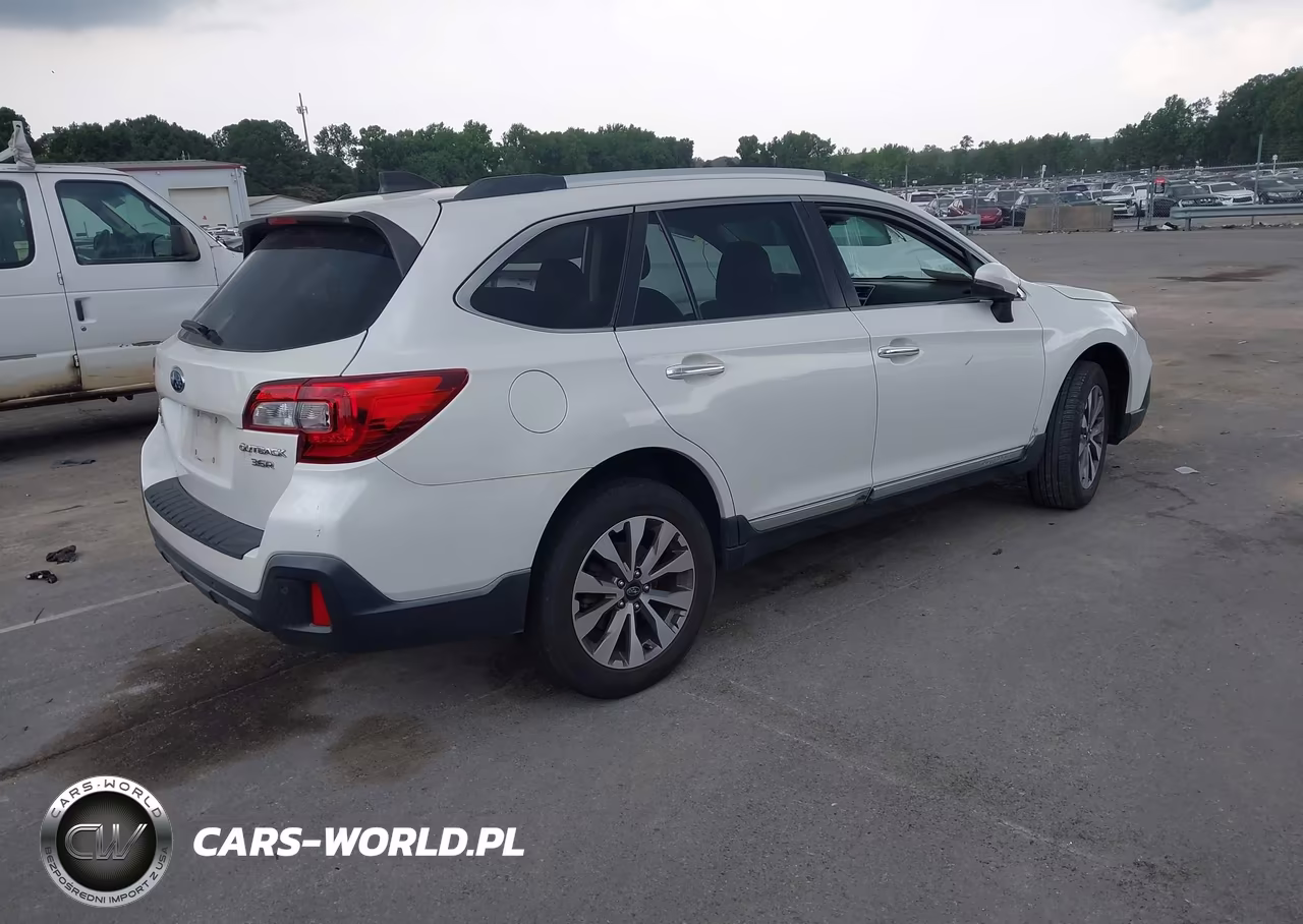 2019 Subaru Outback 3.6R Touring VIN:4S4BSETC9K3296543 - 4