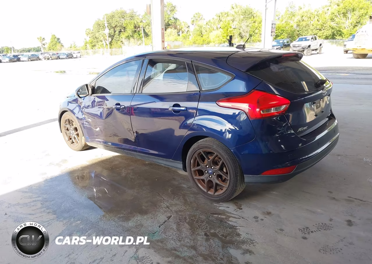2016 Ford Focus Se VIN:1FADP3K24GL325780 - 3