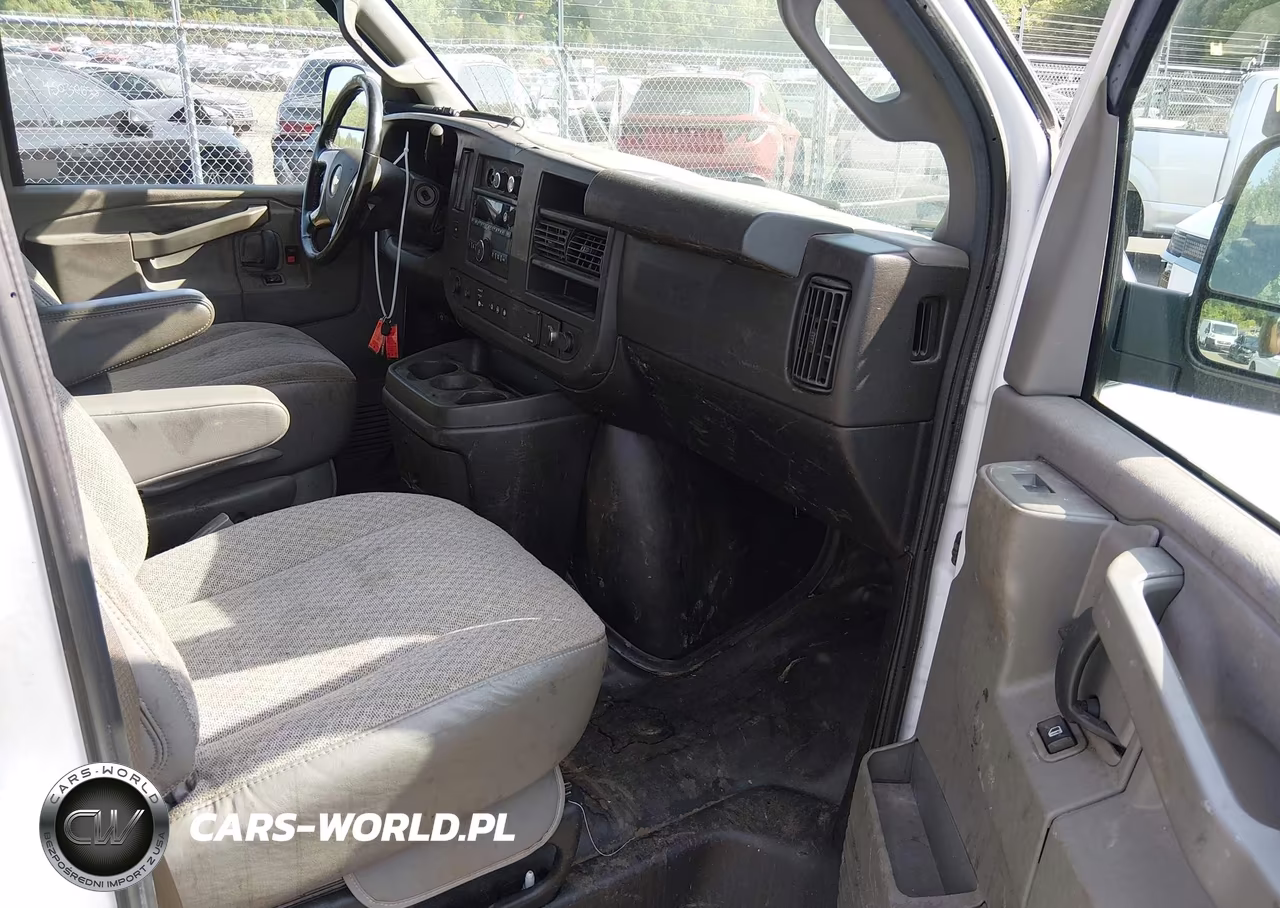 2019 Chevrolet Express 2500 Work Van VIN:1GCWGAFP2K1280436 - 5