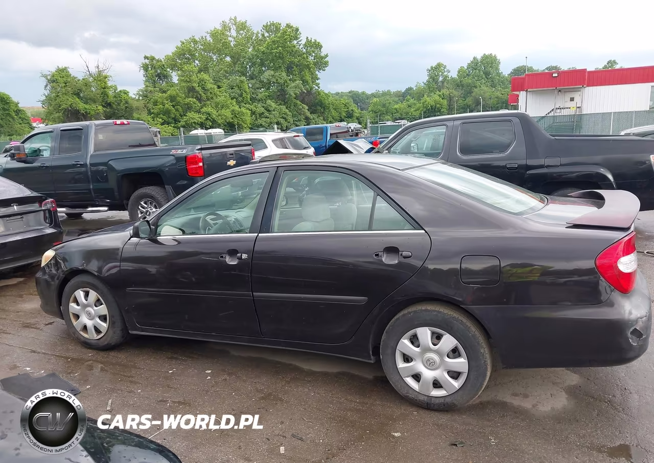2004 Toyota Camry Le VIN:4T1BE32K14U847114 - 14