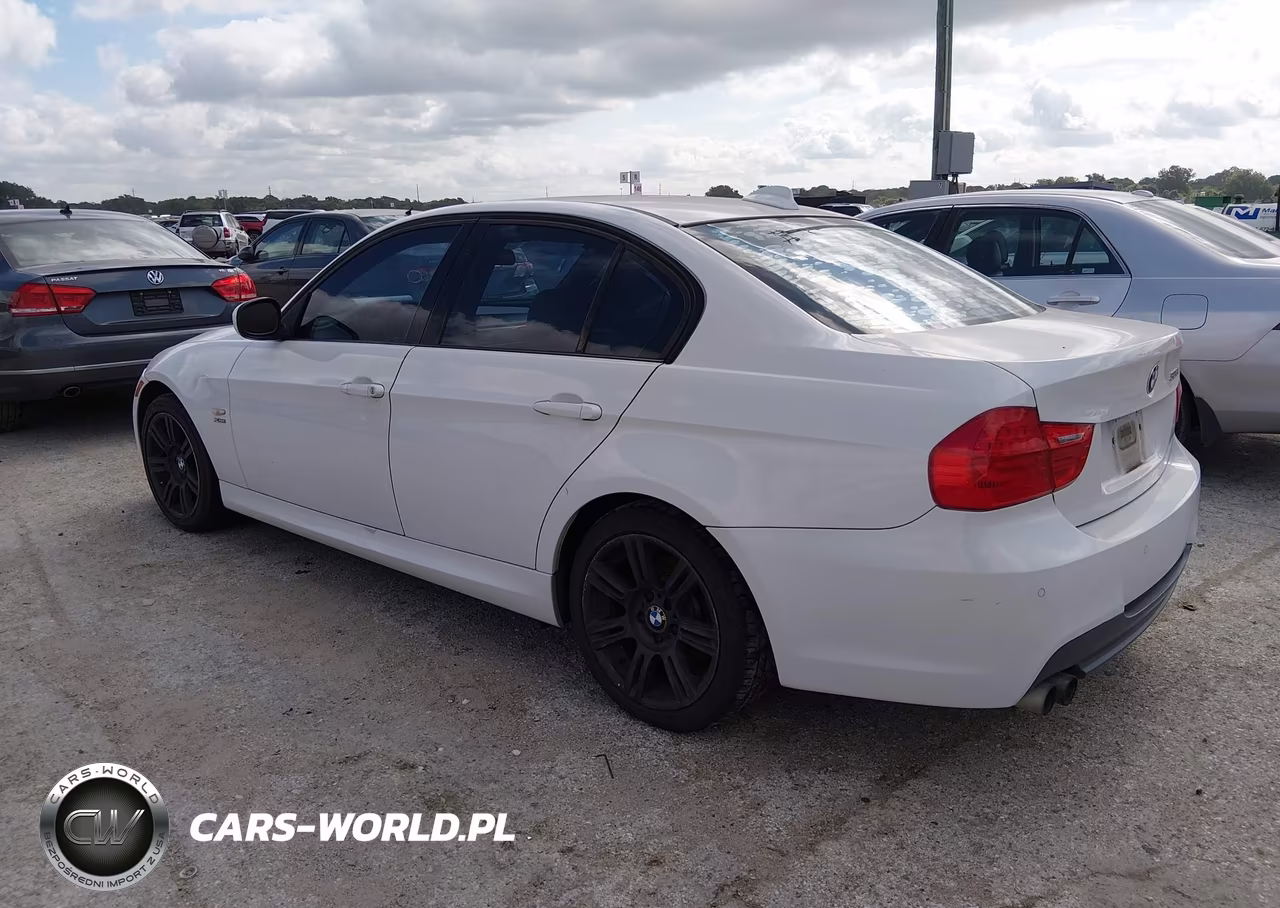 2011 BMW 328I xDrive VIN:WBAPK7C57BA819526 - 3