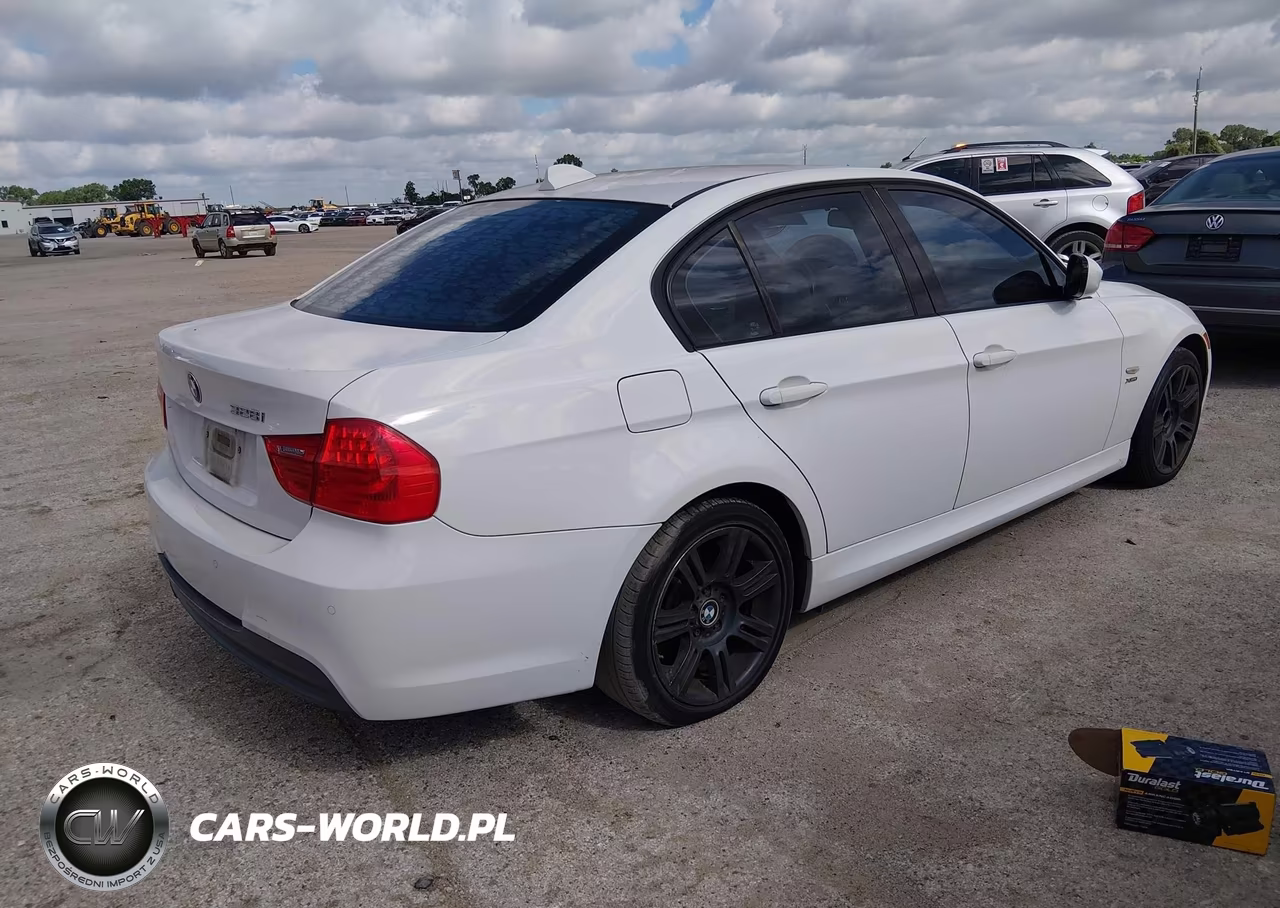 2011 BMW 328I xDrive VIN:WBAPK7C57BA819526 - 4