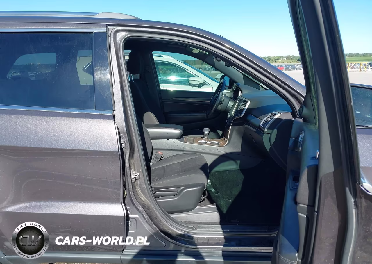 2014 Jeep Grand Cherokee Laredo VIN:1C4RJFAG6EC430639 - 5