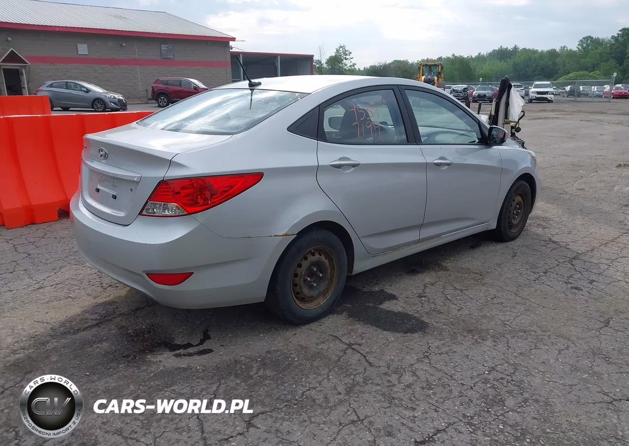 2013 Hyundai Accent Gls VIN:KMHCT4AE8DU298152 - 4