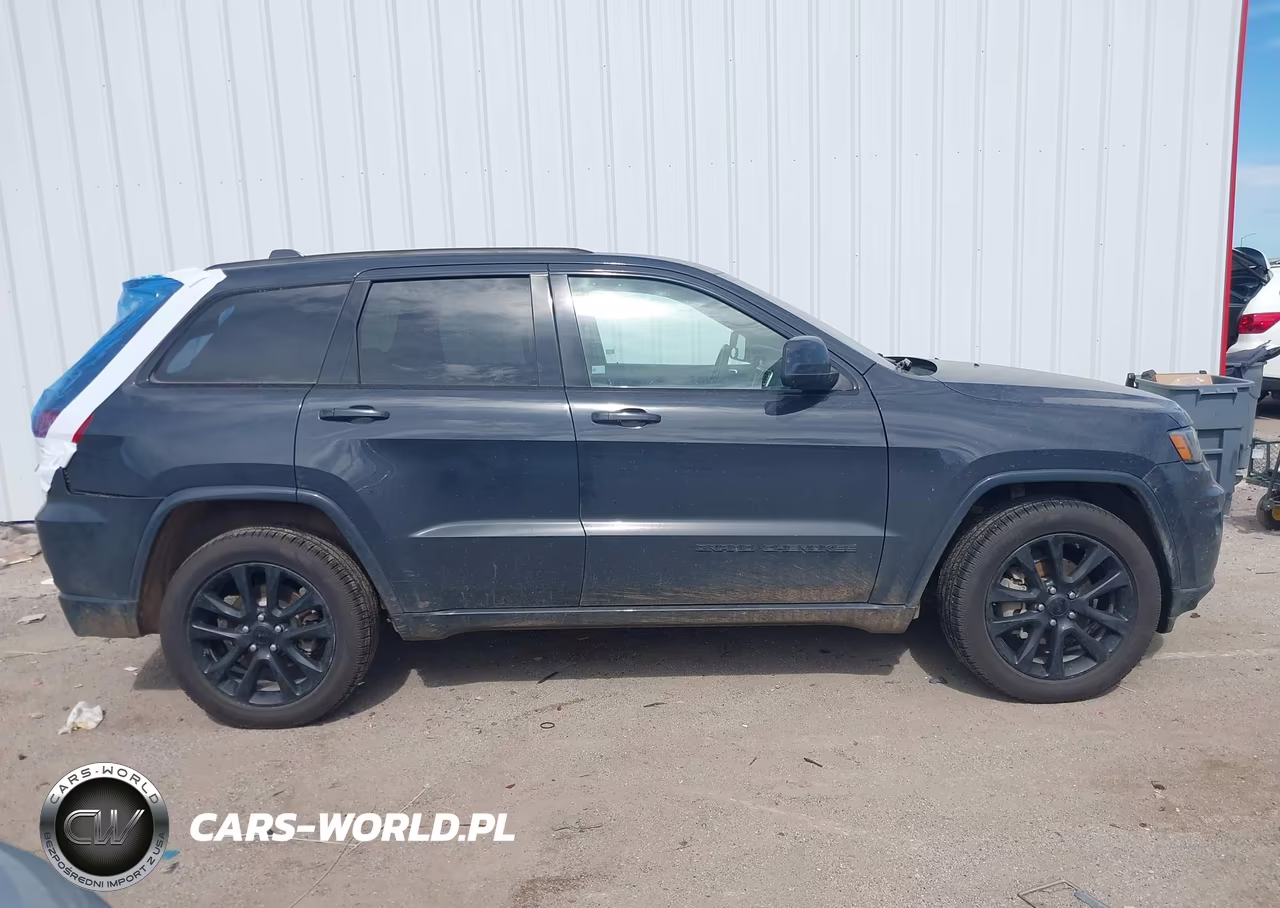 2018 Jeep Grand Cherokee Altitude 4X2 VIN:1C4RJEAG6JC323188 - 13