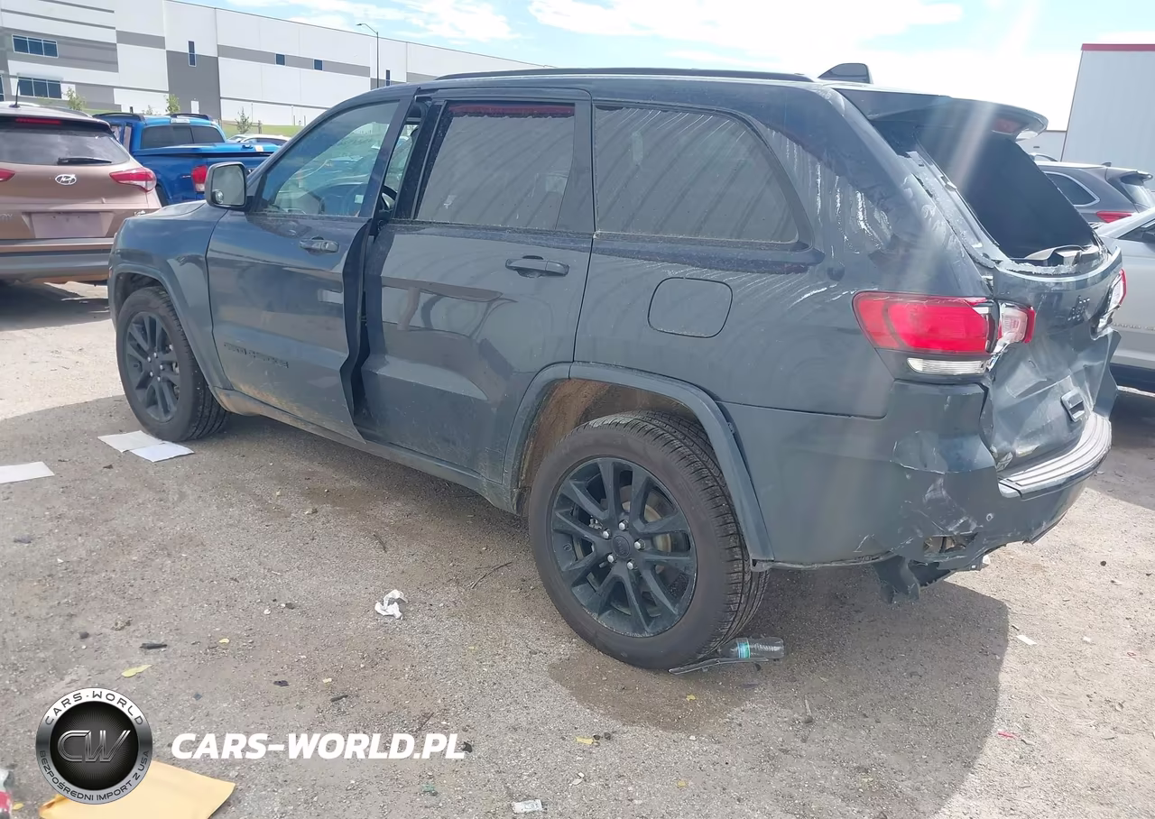 2018 Jeep Grand Cherokee Altitude 4X2 VIN:1C4RJEAG6JC323188 - 3