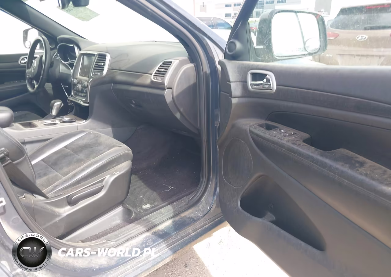 2018 Jeep Grand Cherokee Altitude 4X2 VIN:1C4RJEAG6JC323188 - 5