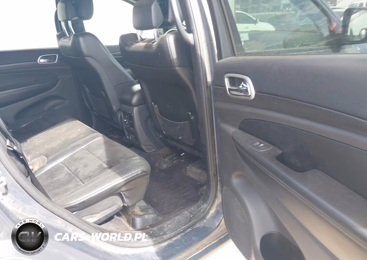 2018 Jeep Grand Cherokee Altitude 4X2 VIN:1C4RJEAG6JC323188 - 8