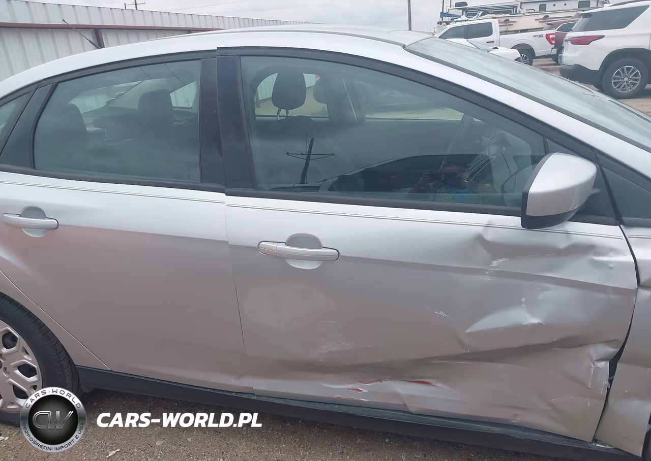 2012 Ford Focus Se VIN:1FAHP3F27CL140581 - 13