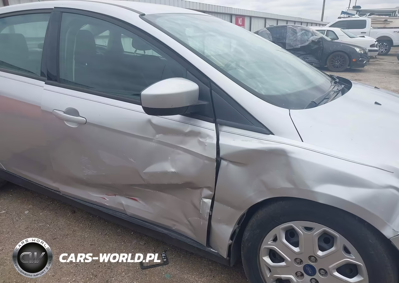 2012 Ford Focus Se VIN:1FAHP3F27CL140581 - 6