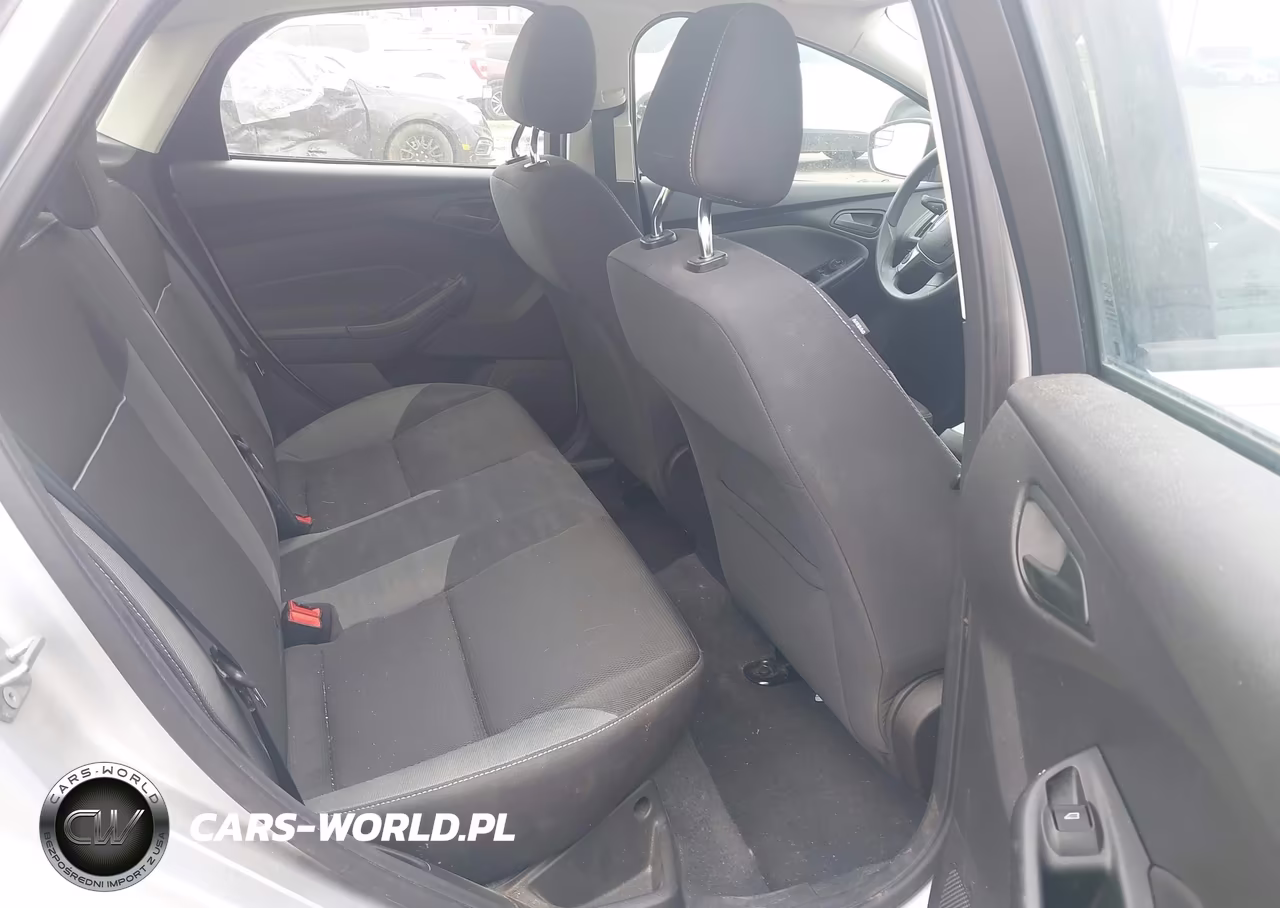 2012 Ford Focus Se VIN:1FAHP3F27CL140581 - 8