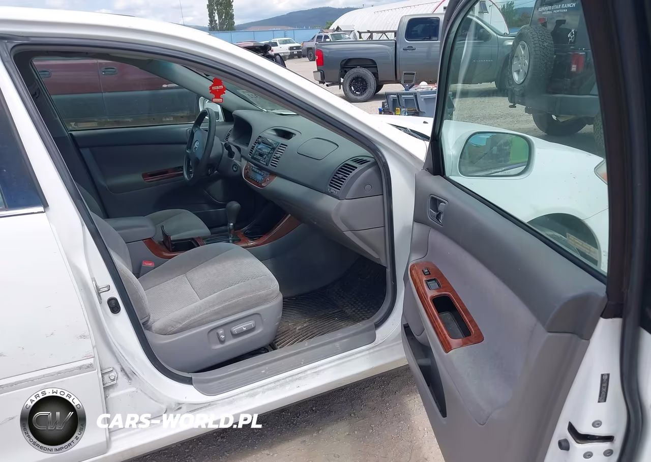 2004 Toyota Camry Xle VIN:4T1BE32K54U350289 - 5
