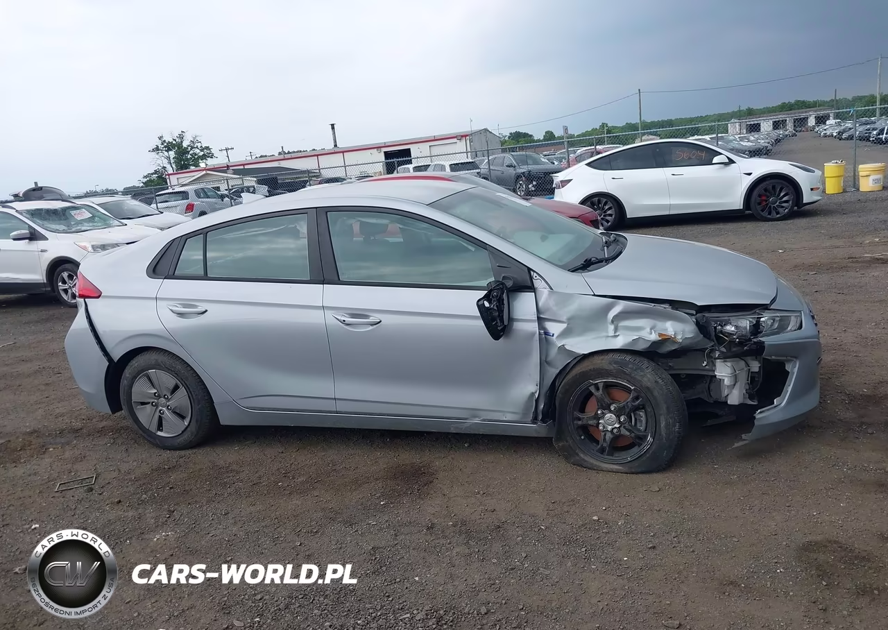 2020 Hyundai Ioniq Hybrid Blue VIN:KMHC65LC6LU202154 - 13